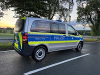 Die Polizei sucht Zeugen zu einer Verkehrsunfallflucht, bei der ein VW Passat einen Ford beschädigte.