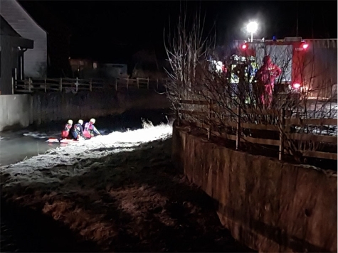 Ein 60-jähriger Mann konnte nur tot aus dem Fluss in Behringhausen (HSK) geborgen werden.