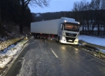 In Kreis Höxter verunfallten mehrere  Fahrzeuge wegen Schnee und Glätte.