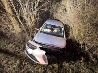 Bei der Kollision am 3. Dezember 2025 erlitten zwei Personenkraftwagen Totalschaden.