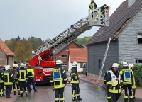 Ein Blitzeinschlag in ein Wohnhaus sorgte am Nachmittag des 5. Mai 2023 für einen Brandeinsatz der Feuerwehr in Meerhof. 