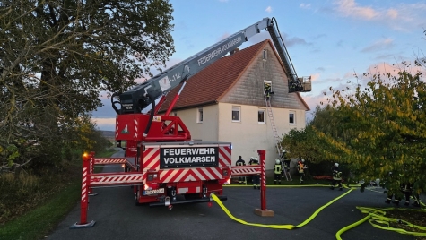 Am 24. Oktober 2025 übten Volkmarser Einheiten in Herbsen die Menschenrettung bei einem Vollbrand auf einem landwirtschaftlichen Anwesen.