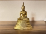 Bei einem Einbruch in ein Lokal am Edersee entwendeten Unbekannte Bier und eine Buddha-Statue.