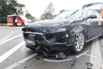 Am Sonntag, dem 18. August, ereignete sich auf der B 64 bei Brakel ein schwerer Verkehrsunfall. Beide Fahrzeuge haben nur noch Schrottwert.