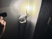 In der Parkstraße versuchten Unbekannte gewaltsam in das Lager eines Fahrradgeschäfts einzudringen, scheiterten jedoch an der installierten Sicherheitstechnik.