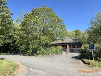 Von rund 20 Gräbern wurden Schalen und Vasen entwendet, teils wurden Grabplatten beschädigt.