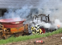 In Steinheim-Grevenhagen brannte am Freitag ein Traktor aus.