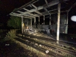 Auf einem Spielplatz in Kassel brannte in der Nacht eine Schutzhütte vollständig aus.